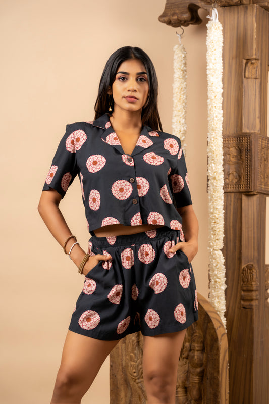 LOTUS FLOWER BLACK CROTOP SET