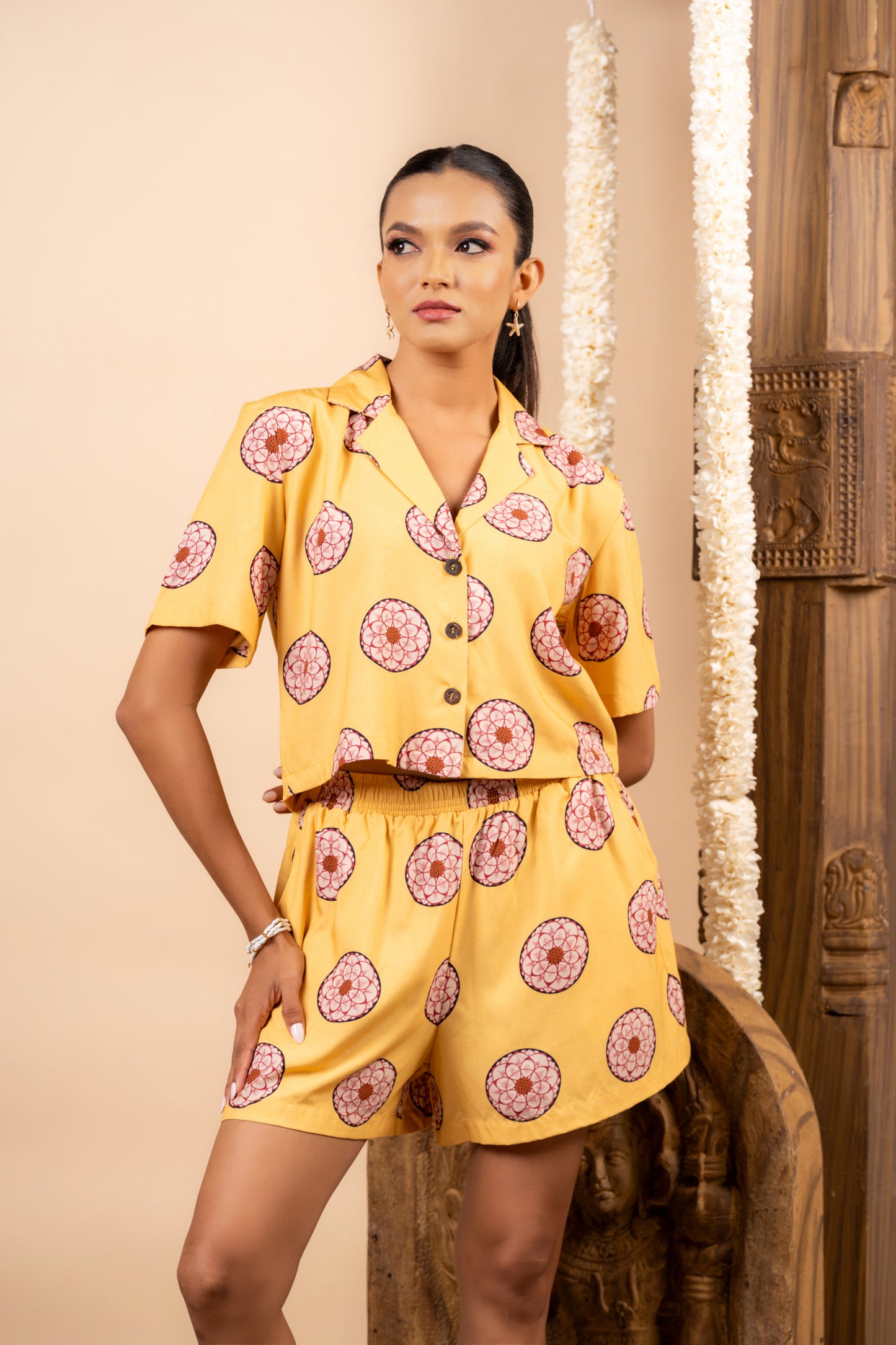 LOTUS FLOWER YELLOW CROTOP SET