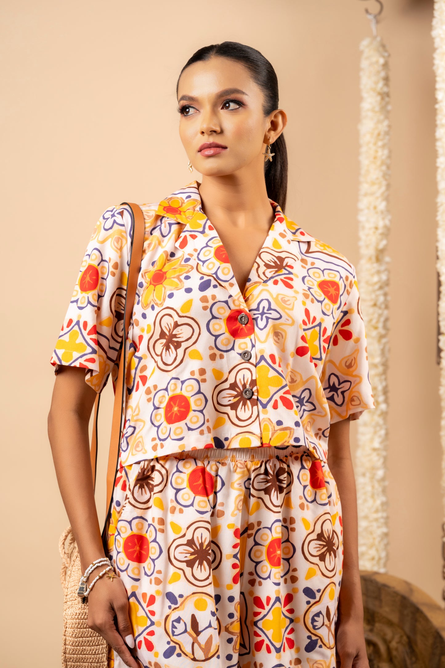 ORANGE RED MOTIF WHITE CROPTOP SET