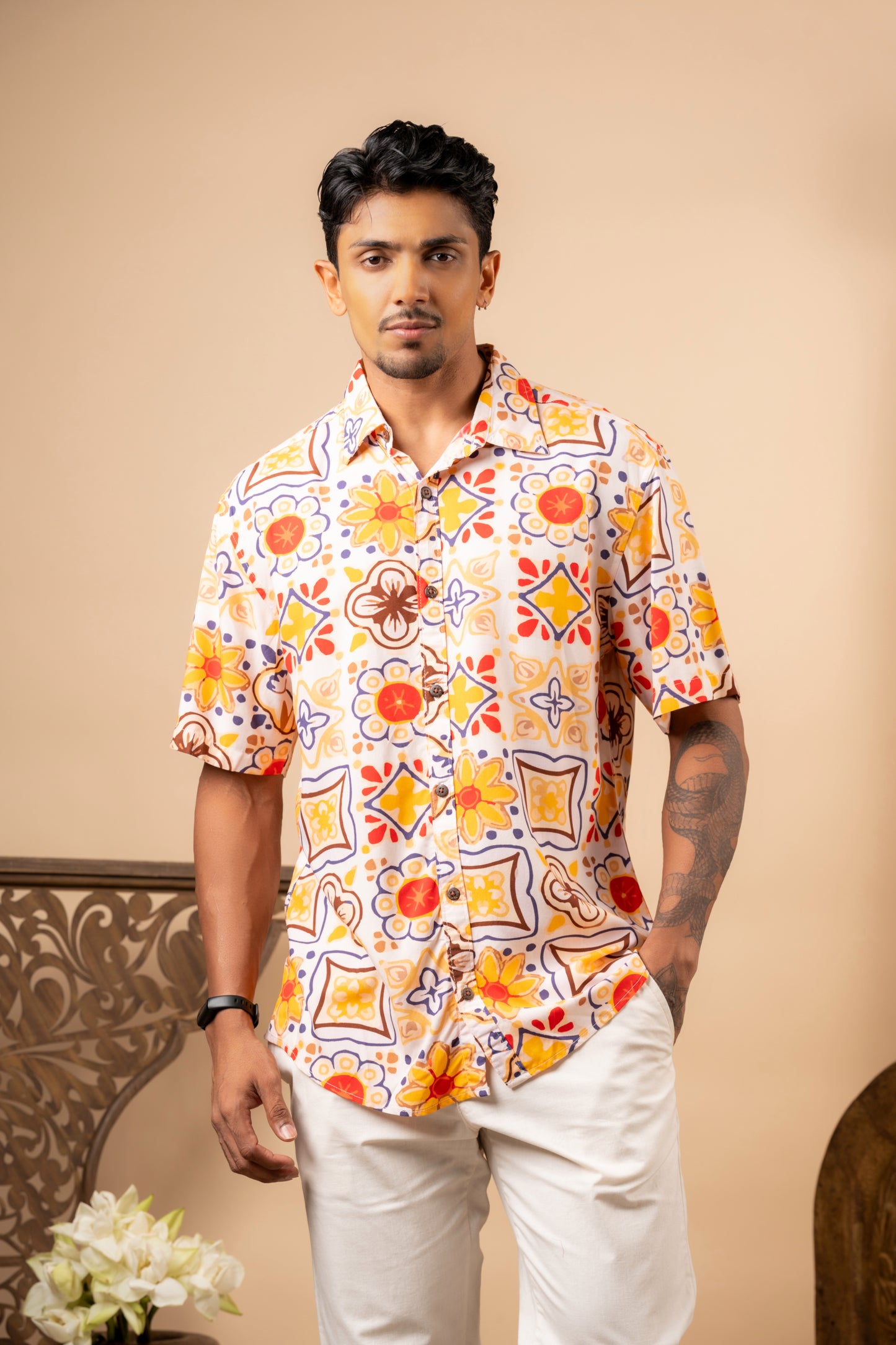 ORANGE RED MOTIF WHITE SS